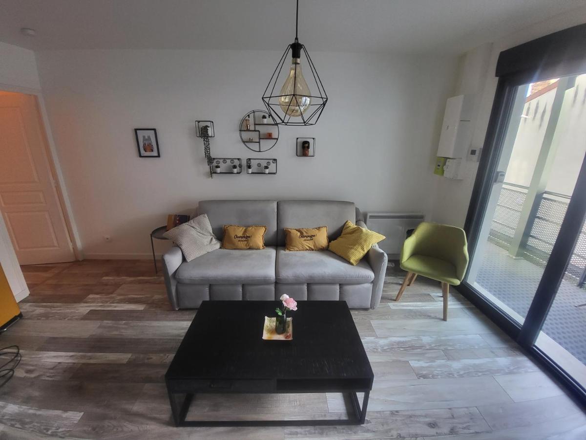 F2 Hypercentre Terrasse Talleyrand Reims Dış mekan fotoğraf